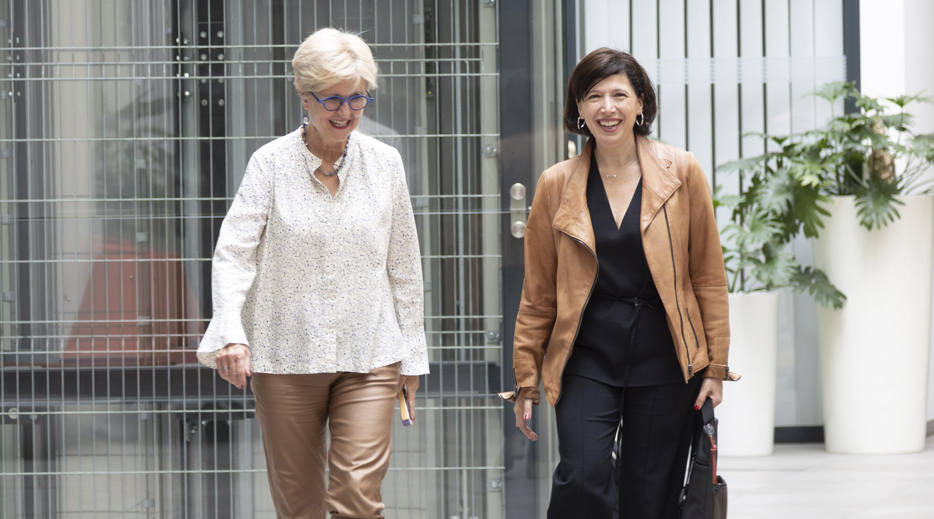 EIGE Director Carlien Scheele (left) and Director General Ana Gallego of Justice and Consumers (right) walking together outside